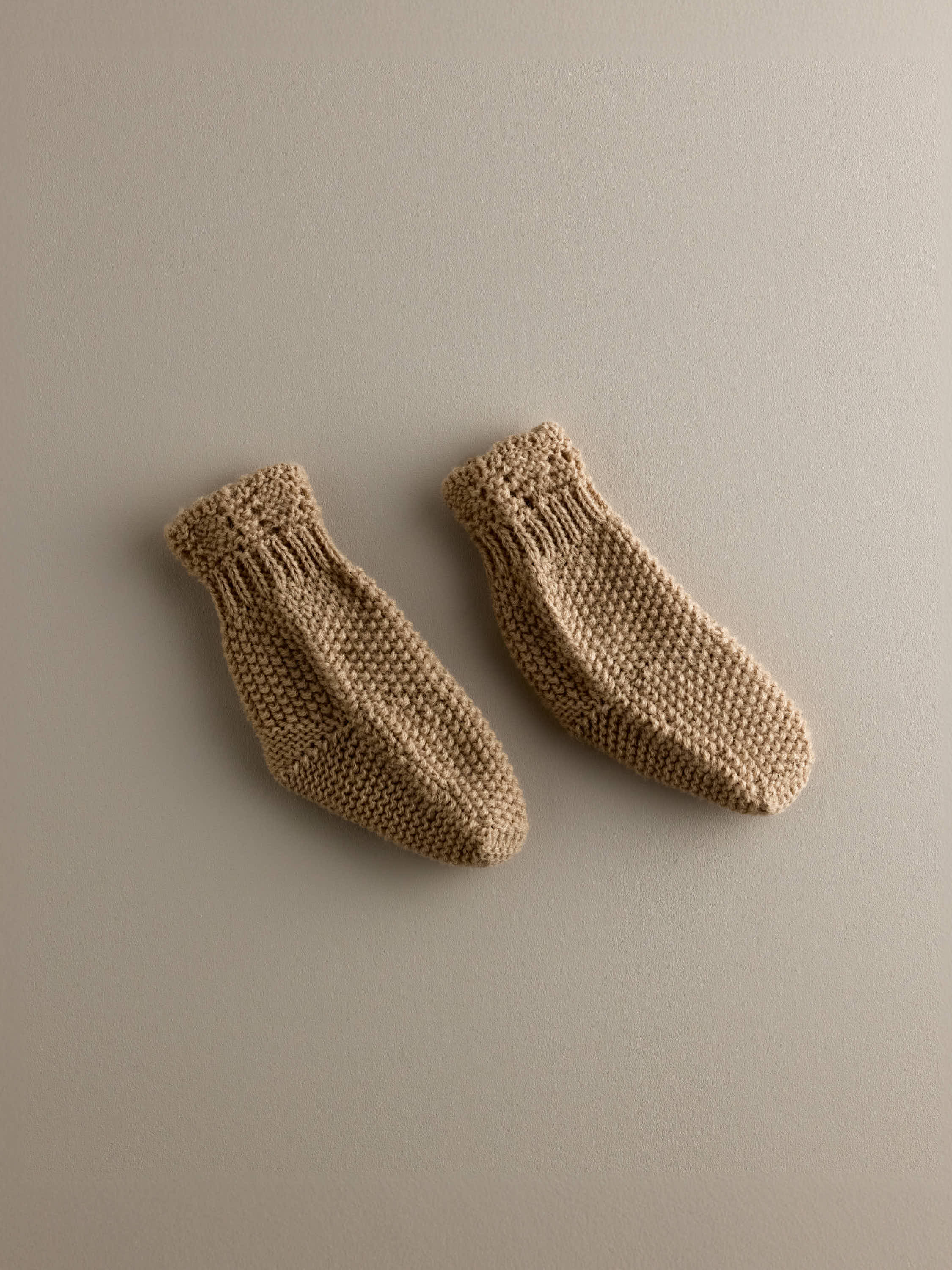 Peucos de punto natural talla recién nacido canastilla bebé premium KALA