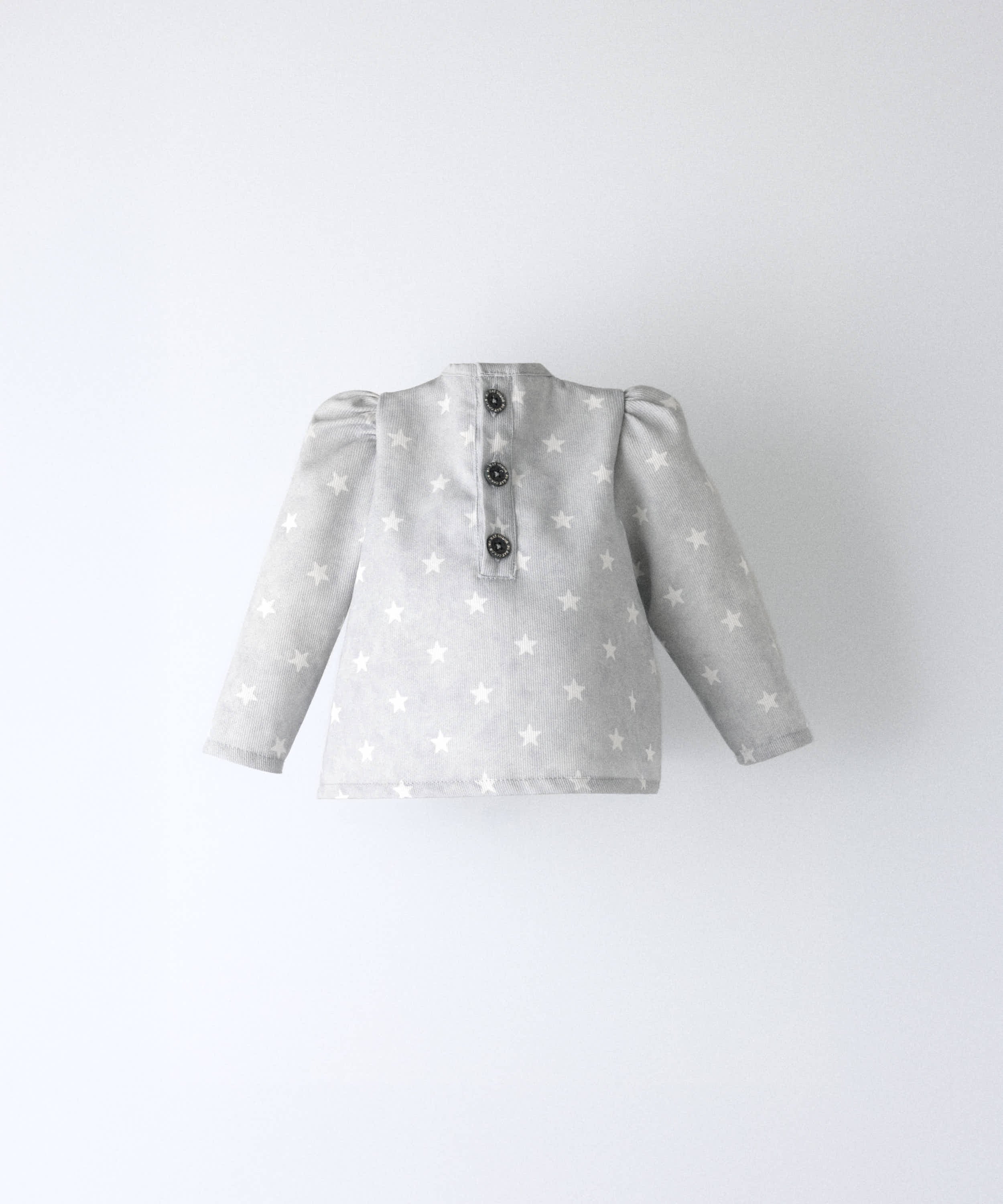 kala-conjunto-bebe-estrellas-gris-osito-camisa-trasera