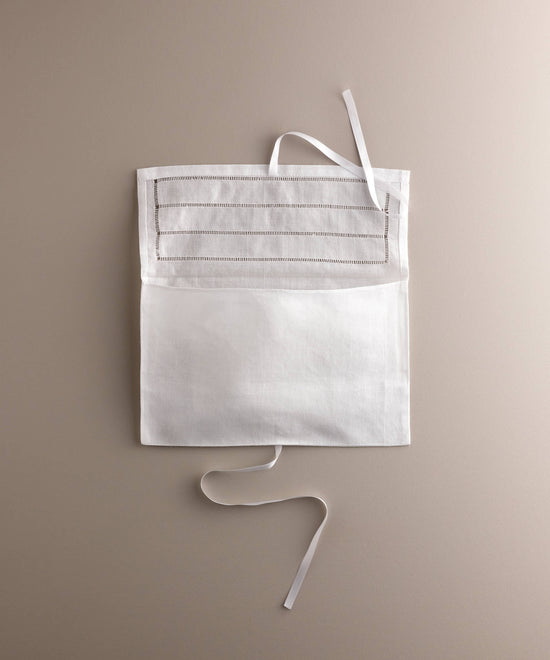 Bolsa de lino organizadora de ropa de bebé abierta con lazada suelta, Tinylace